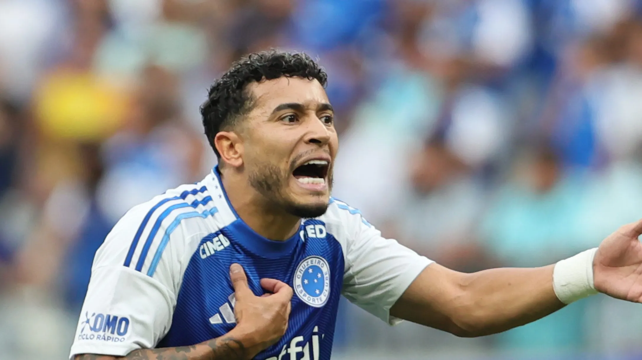 Foto: Gilson Lobo/AGIF – William pode deixar o Cabuloso e se transferir para o Botafogo.