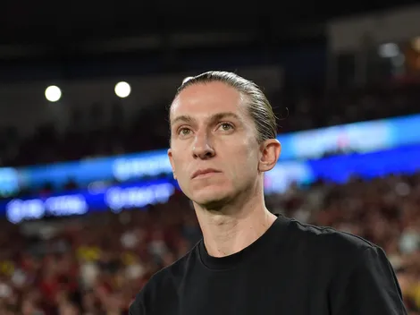 Vidente prevê destino de Filipe Luís no Flamengo