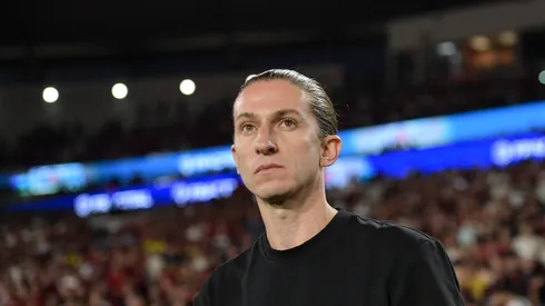 RJ - RIO DE JANEIRO - 09/11/2025 - BRASILEIRO A 2025, FLAMENGO X SANTOS - Filipe Luis tecnico do Flamengo durante partida contra o Santos no estadio Maracana pelo campeonato Brasileiro A 2025. Foto: Thiago Ribeiro/AGIF