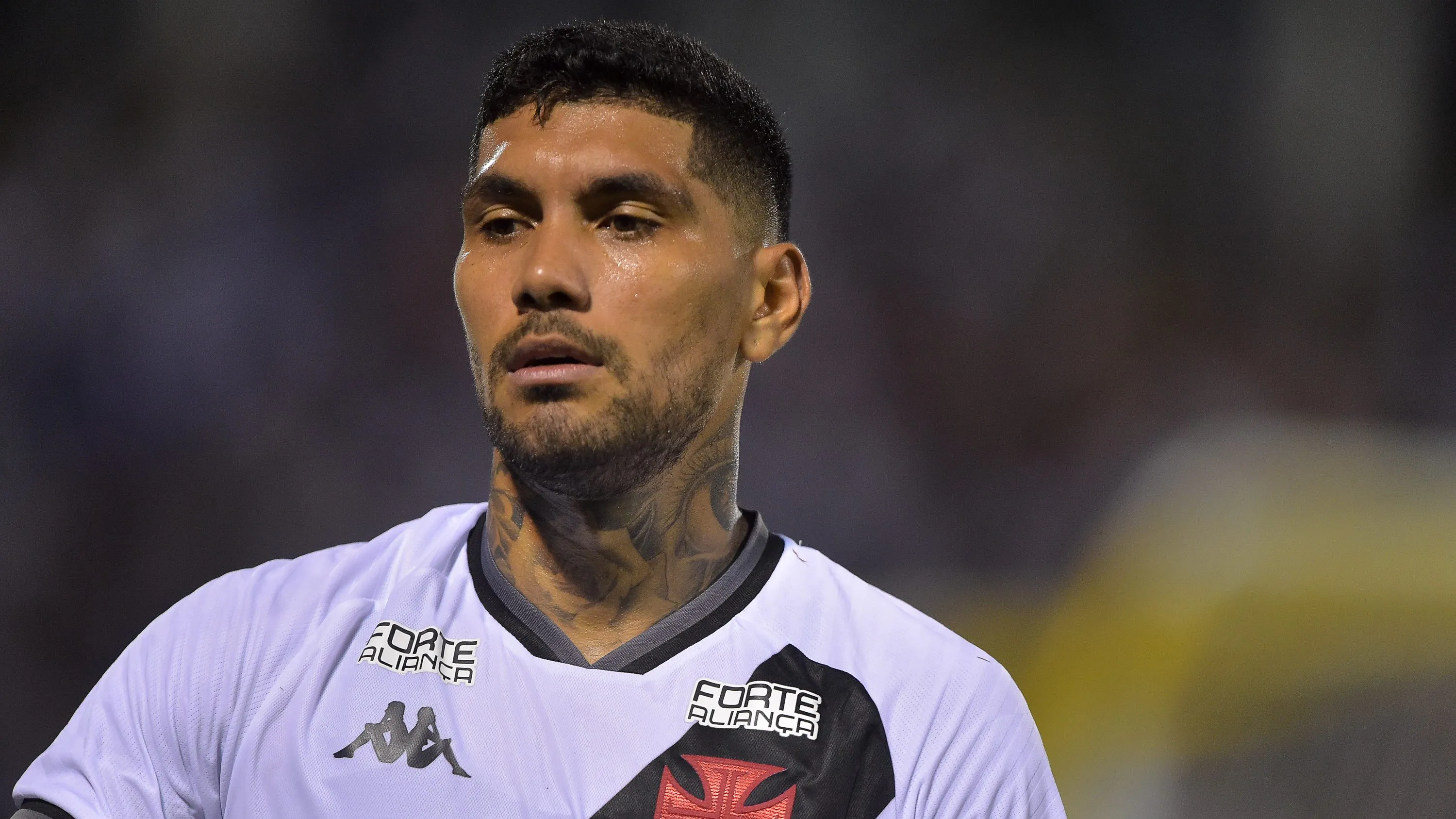 Yuri Lara atuando pelo Vasco em 2022. Foto: Thiago Ribeiro/AGIF