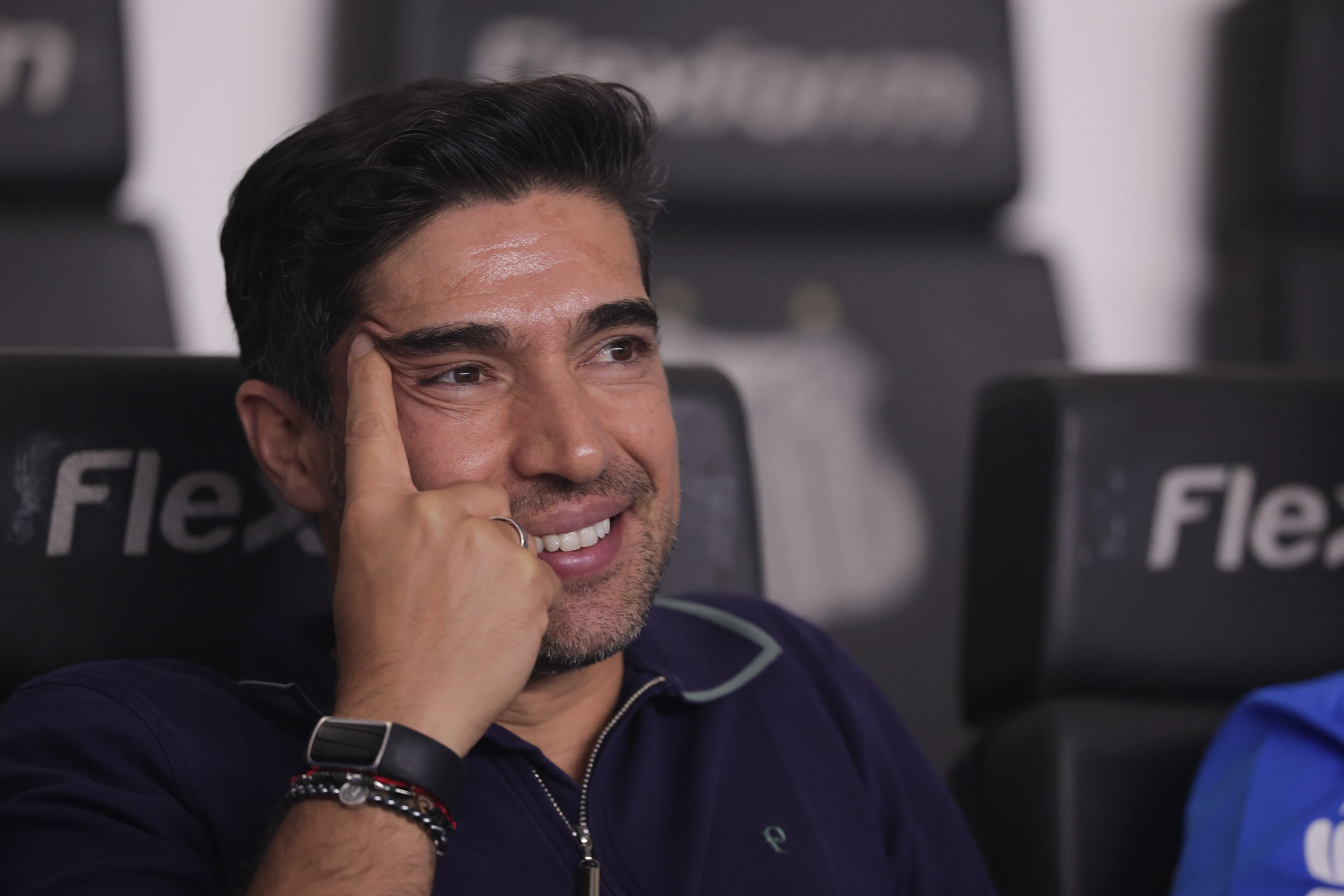 SP – SANTOS – 15/11/2025 – BRASILEIRO A 2025, SANTOS X PALMEIRAS – Abel Ferreira tecnico do Palmeiras durante partida contra o Santos no estadio Vila Belmiro pelo campeonato Brasileiro A 2025. Foto: Ettore Chiereguini/AGIF