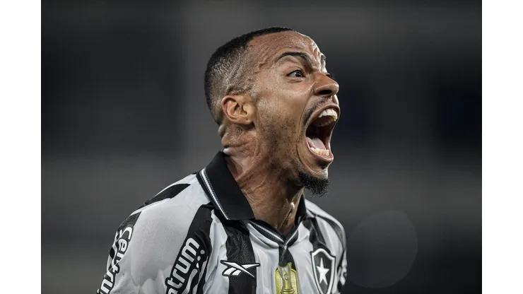 Marlon Freitas jogador do Botafogo durante partida contra o Atletico-MG no estadio Engenhao pelo campeonato Brasileiro A 2025. Foto: Thiago Ribeiro/AGIF