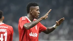 Vitão, zagueiro do Inter em partida pelo campeonato brasileiro (Foto: Ricardo Duarte / Internacional)