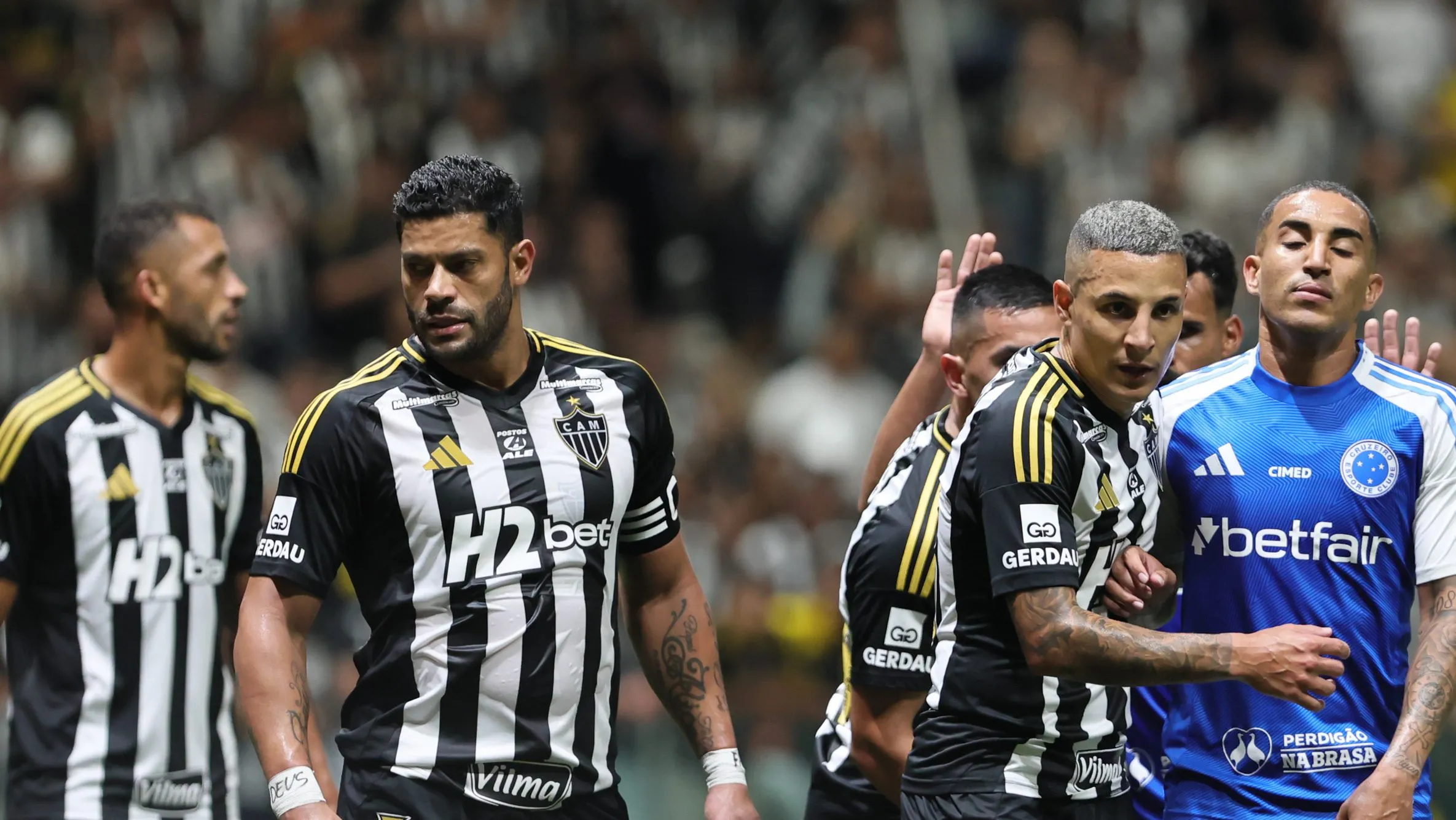 Foto: Gilson Lobo/AGIF – Hulk no Fluminense não tem nada definido.