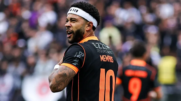 Memphis Depay, jogador do Corinthians durante partida contra o Ceara no estadio Arena Corinthians pelo campeonato Brasileiro A 2025. Foto: Fabio Giannelli/AGIF