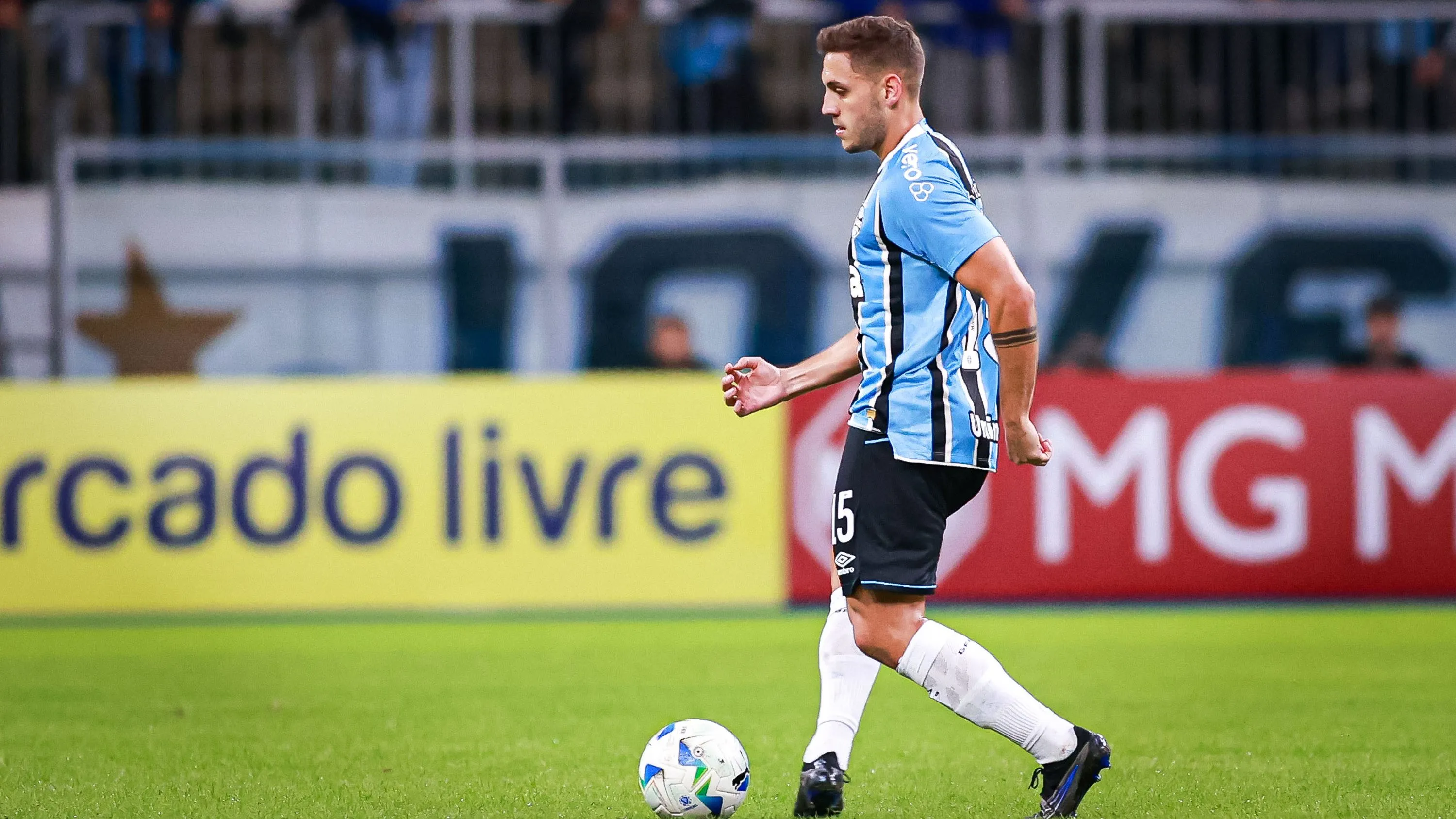 Camilo não agradou no Grêmio e está no radar da Chapecoense-  Foto: Maxi Franzoi/AGIF