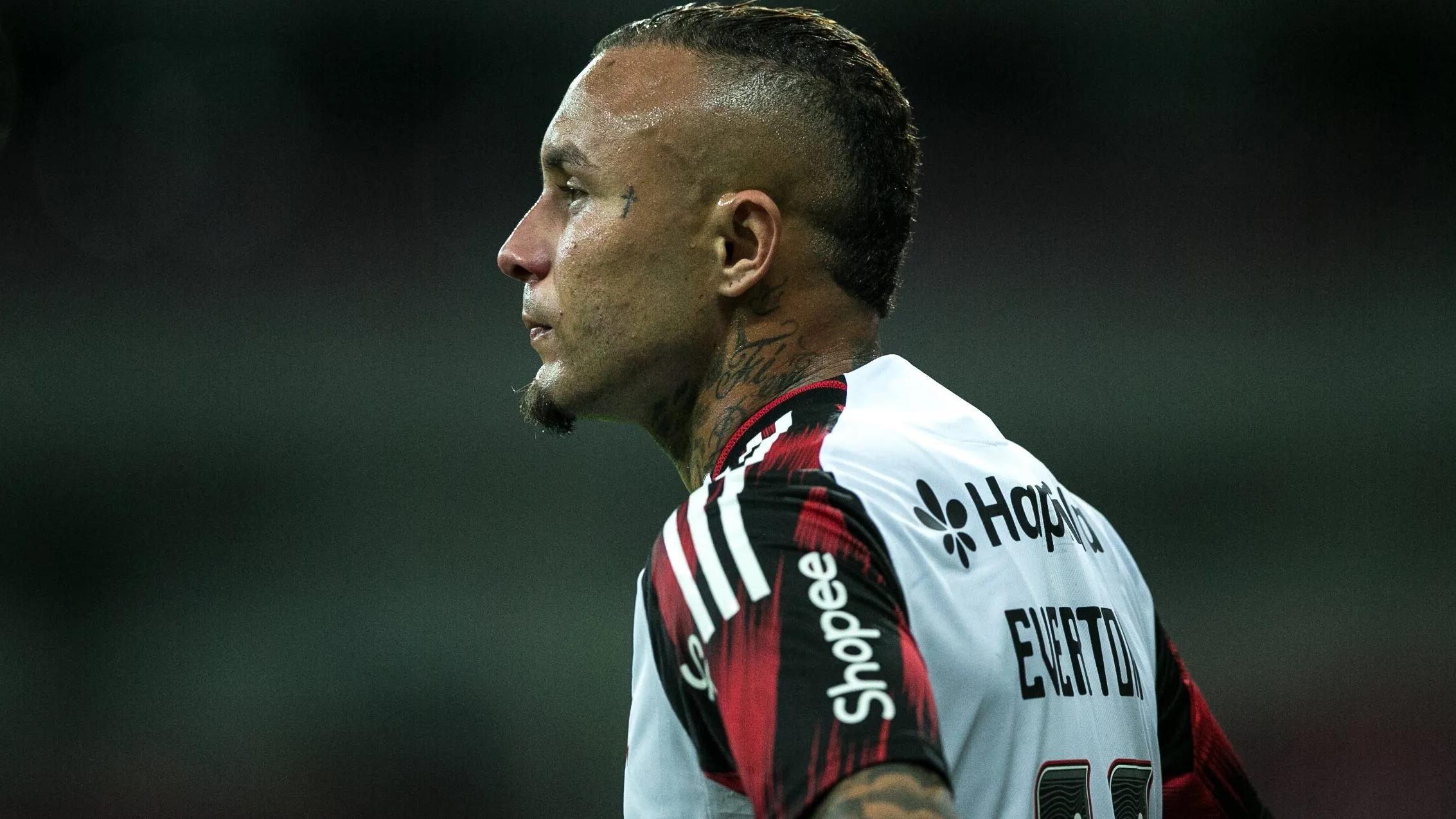 PE – SAO LOURENCO DA MATA – 15/11/2025 – BRASILEIRO A 2025, SPORT X FLAMENGO – Everton Cebolinha jogador do Flamengo durante a partida contra o Sport na Arena de Pernambuco, pelo Campeonato Brasileiro A 2025. Foto: Marlon Costa/AGIF