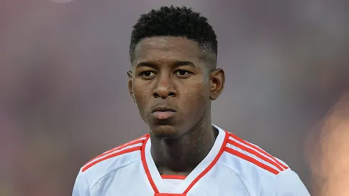 Vitão pelo Internacional.