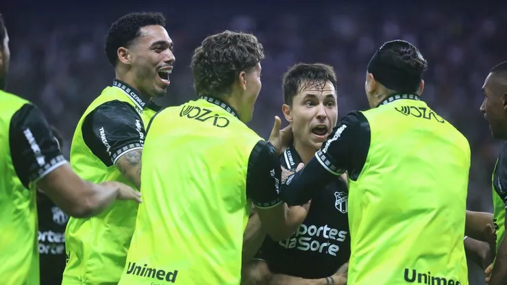 CE - FORTALEZA - 29/11/2025 - BRASILEIRO A 2025, CEARA X CRUZEIRO - Zanocelo jogador do Ceara comemora seu gol durante partida contra o Cruzeiro no estadio Arena Castelao pelo campeonato Brasileiro A 2025. Foto: Lucas Emanuel/AGIF