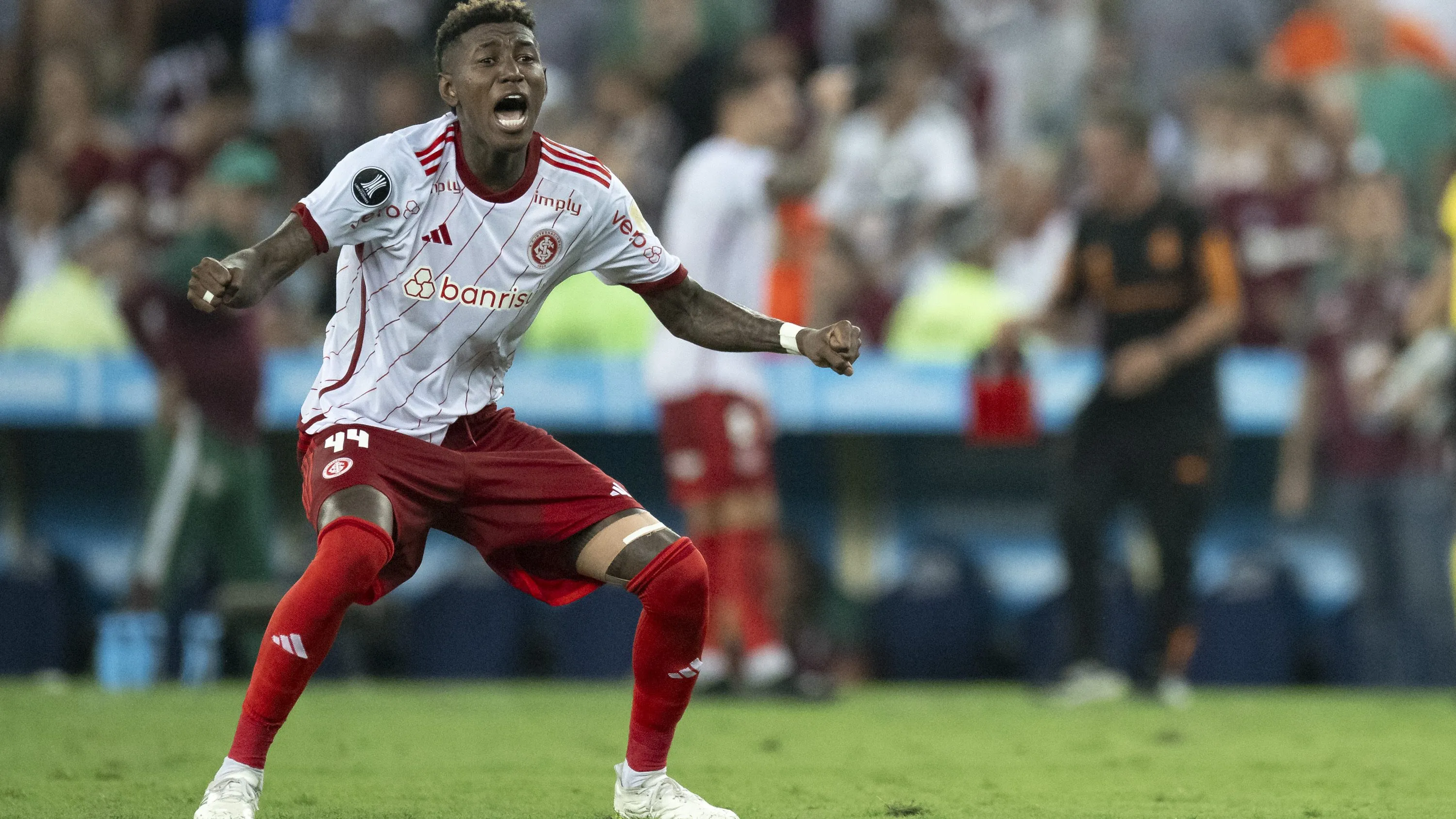 RJ – RIO DE JANEIRO – 27/09/2023 – LIBERTADORES 2023, FLUMINENSE X INTERNACIONAL – Vitao jogador do Internacional comemora gol durante partida contra o Fluminense no estadio Maracana pelo campeonato Libertadores 2023. Foto: Jorge Rodrigues/AGIF