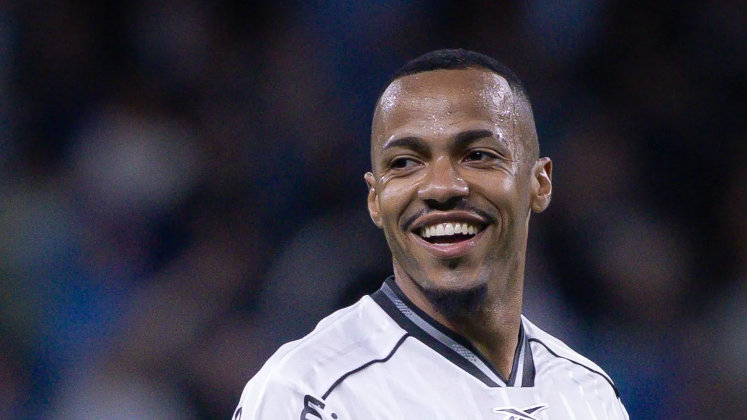 Foto: Maxi Franzoi/AGIF – Marlon Freitas deixa o Botafogo para jogar em rival paulista.