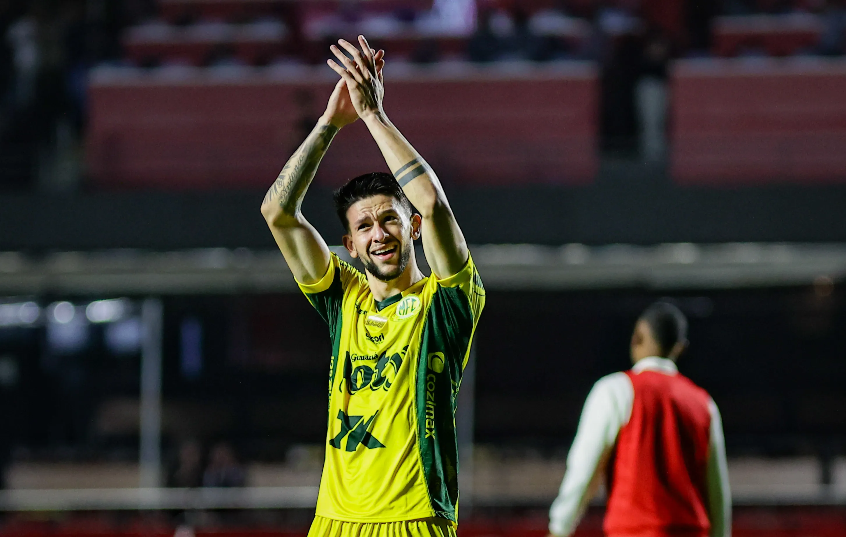 SP – SAO PAULO – 24/05/2025 – BRASILEIRO A 2025, SAO PAULO X MIRASSOL – Jammes jogador do Mirassol deixa o campo apos partida contra o Sao Paulo no estadio Morumbi pelo campeonato Brasileiro A 2025. Foto: Fabio Giannelli/AGIF
