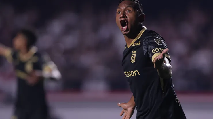 SP - SAO PAULO - 19/08/2025 - COPA LIBERTADORES 2025, SAO PAULO X ATLETICO NACIONAL - Alfredo Morelos jogador do Atletico Nacional reclama com a arbitragem durante partida contra o Sao Paulo no estAdio Morumbi pelo campeonato Copa Libertadores 2025. Foto: Ettore Chiereguini/AGIF