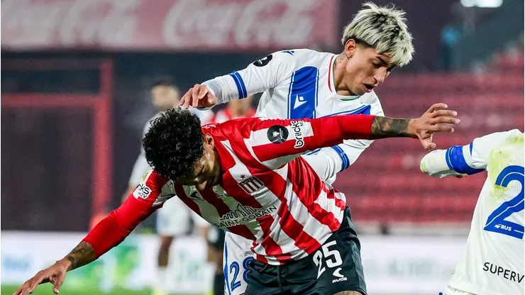 Cristian Medina, meio-campista do Estudiantes - Foto: Marcelo Endelli/Getty Images