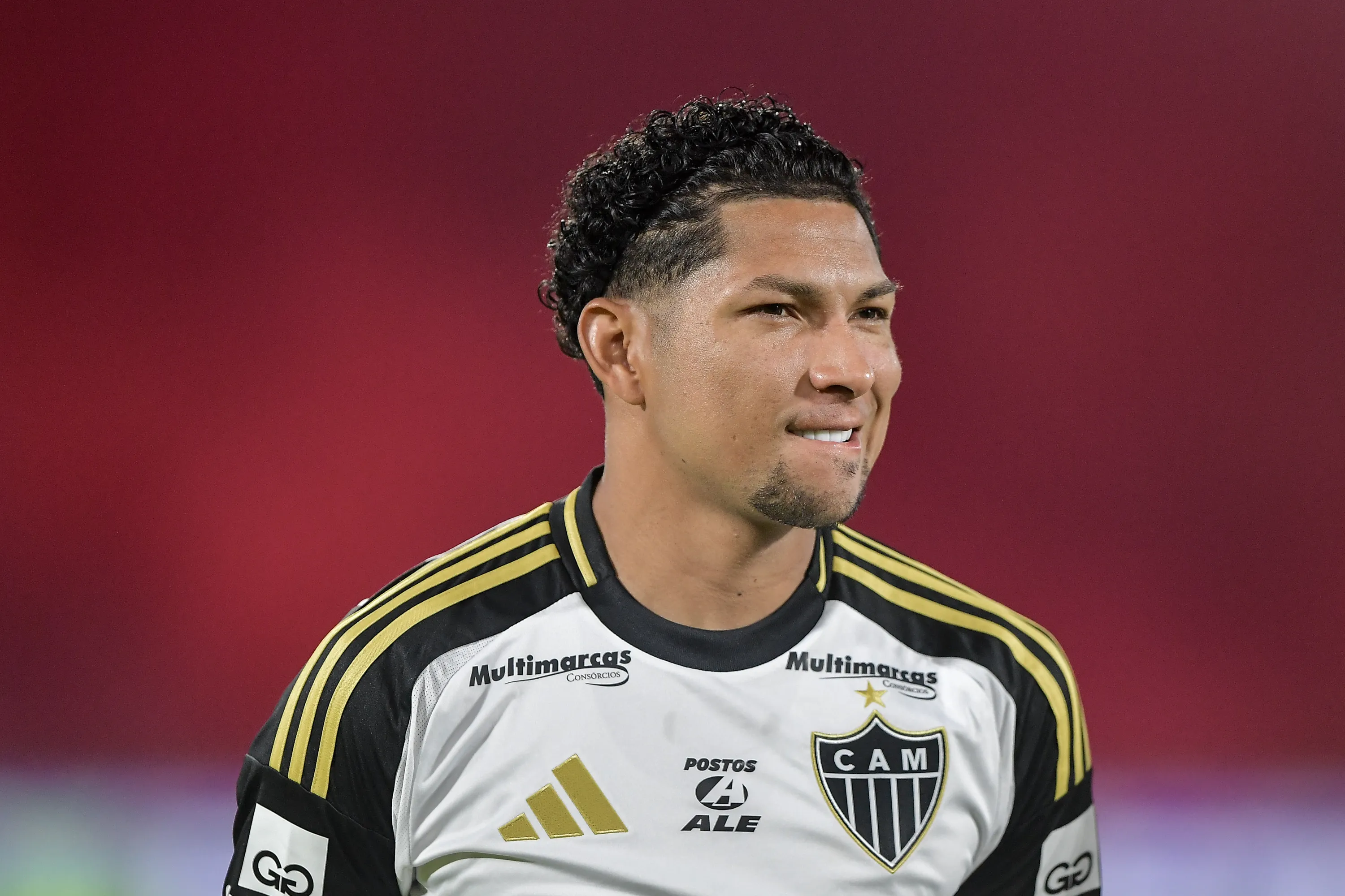 Rony defendeu as cores do Galo em 2025. Foto: Thiago Ribeiro/AGIF