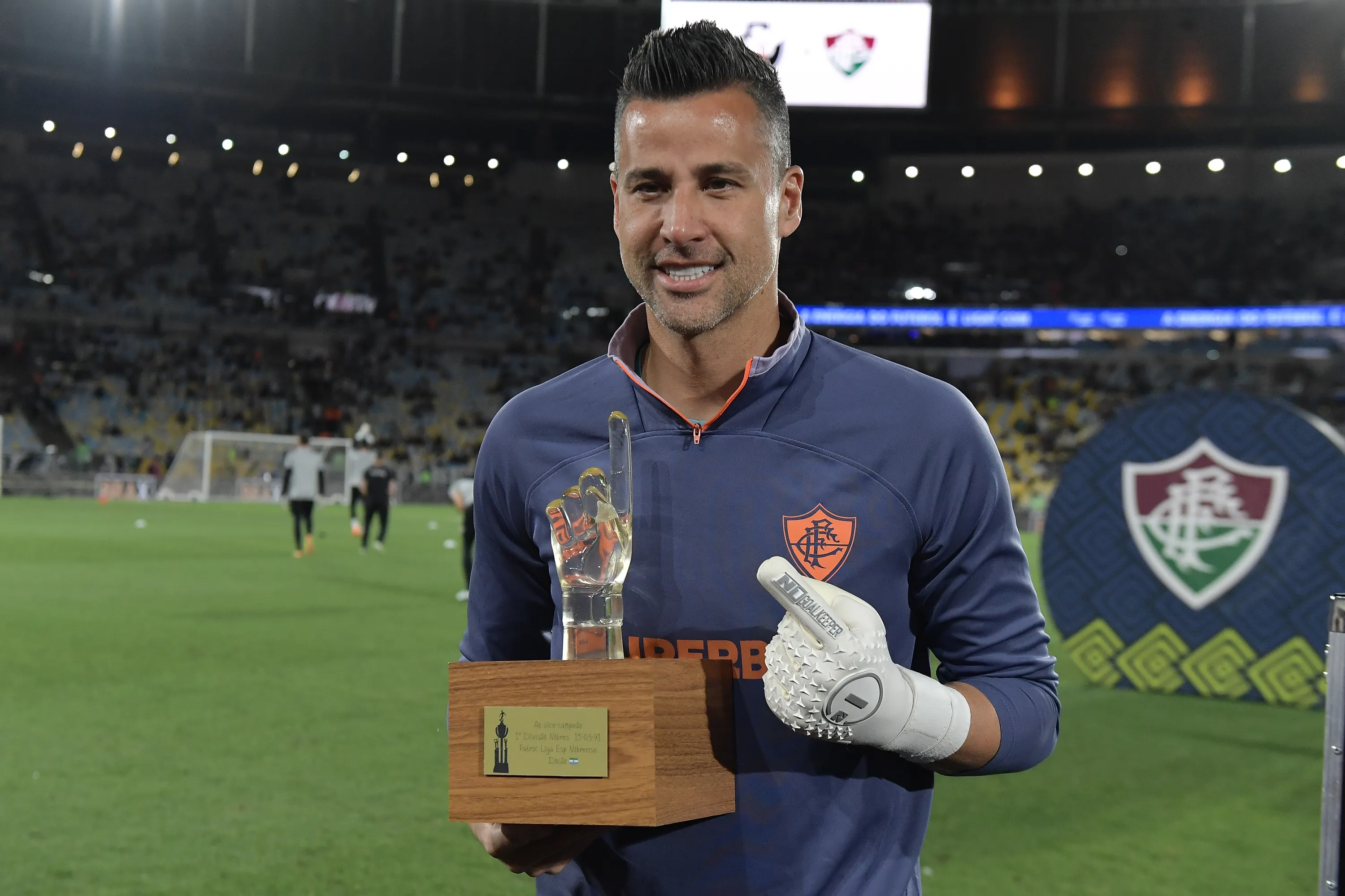 Fábio recebeu homenagem da CBF após atingir recorde de jogador com mais partidas na história do futebol mundial. Foto: Thiago Ribeiro/AGIF