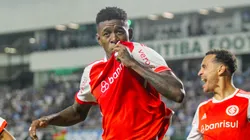 Vitão em partida pelo Internacional