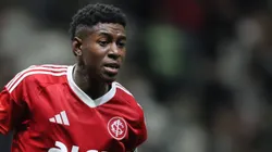 Cruzeiro sofre chapéu histórico do Flamengo que encaminha contratação do zagueiro Vitão, do Internacional. Foto: Gilson Lobo/AGIF