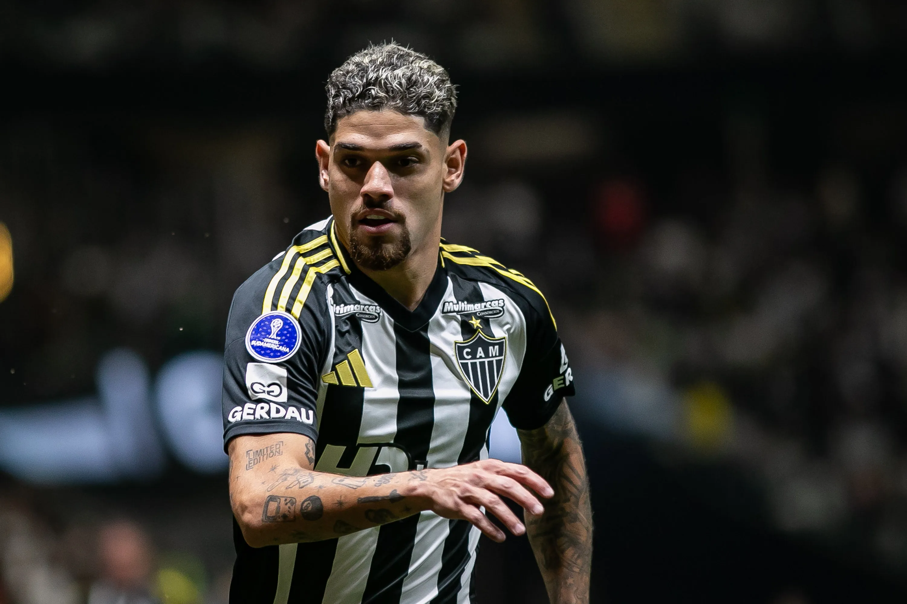 Rubens em partida pelo Galo. Foto: Fernando Moreno/AGIF