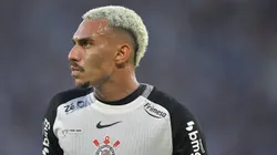 RJ - RIO DE JANEIRO - 21/12/2025 - COPA DO BRASIL 2025, VASCO X CORINTHIANS - Matheuzinho jogador do Corinthians durante partida contra o Vasco no estadio Maracana pelo campeonato Copa Do Brasil 2025. Foto: Thiago Ribeiro/AGIF