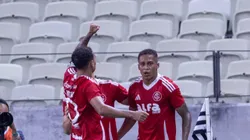 Vitinho em ação pelo Internacional