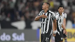 RJ - RIO DE JANEIRO - 04/06/2025 - BRASILEIRO A 2025, BOTAFOGO X CEARA - Marlon Freitas jogador do Botafogo comemora seu gol durante partida contra o Ceara no estadio Engenhao pelo campeonato Brasileiro A 2025. Foto: Thiago Ribeiro/AGIF