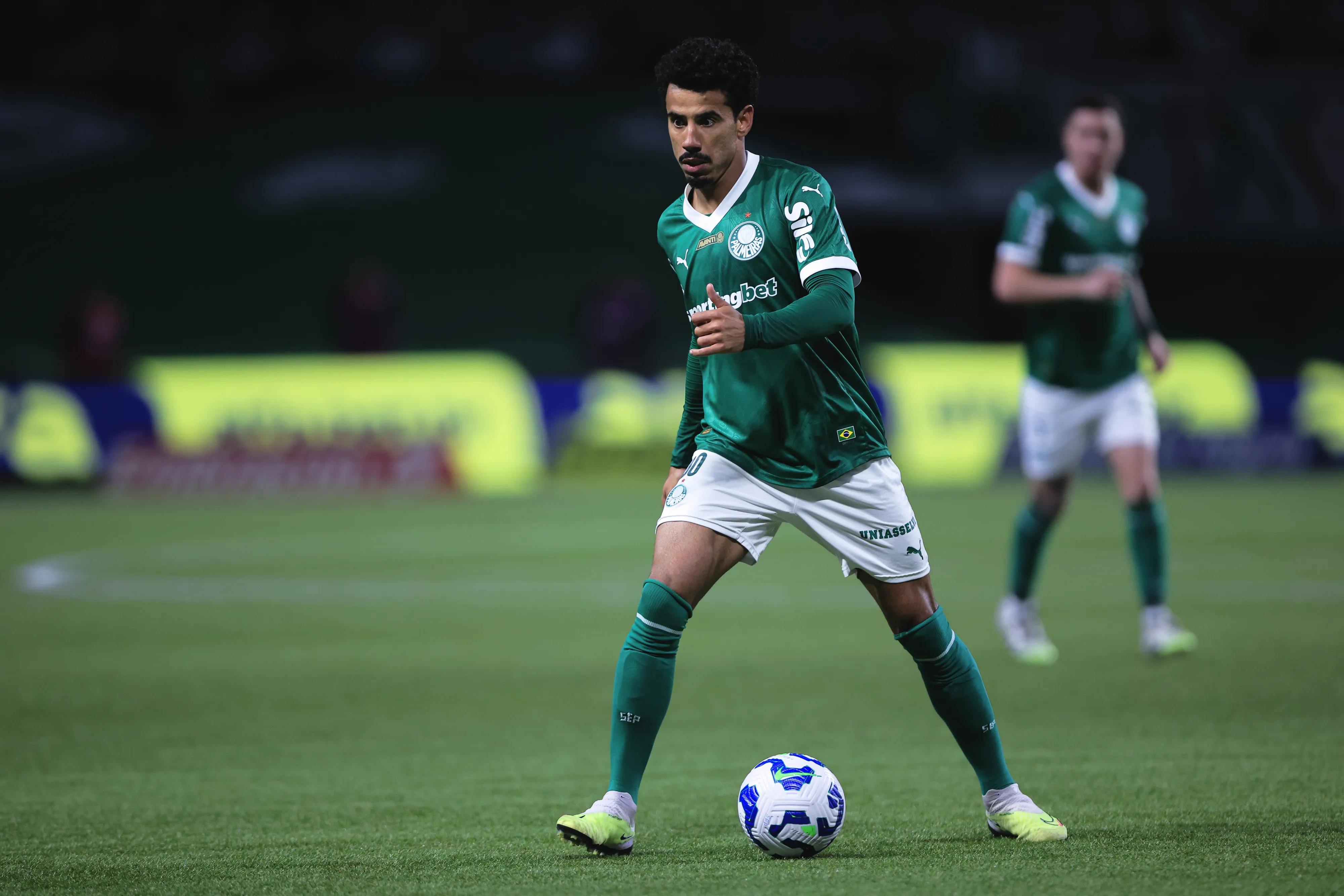 Lucas Evangelista se lesionou em setembro. Foto: Ettore Chiereguini/AGIF