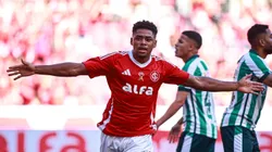 Victor Gabriel jogador do Internacional comemora seu gol durante partida contra o Juventude no estadio Beira-Rio pelo campeonato Brasileiro A 2025. Foto: Maxi Franzoi/AGIF