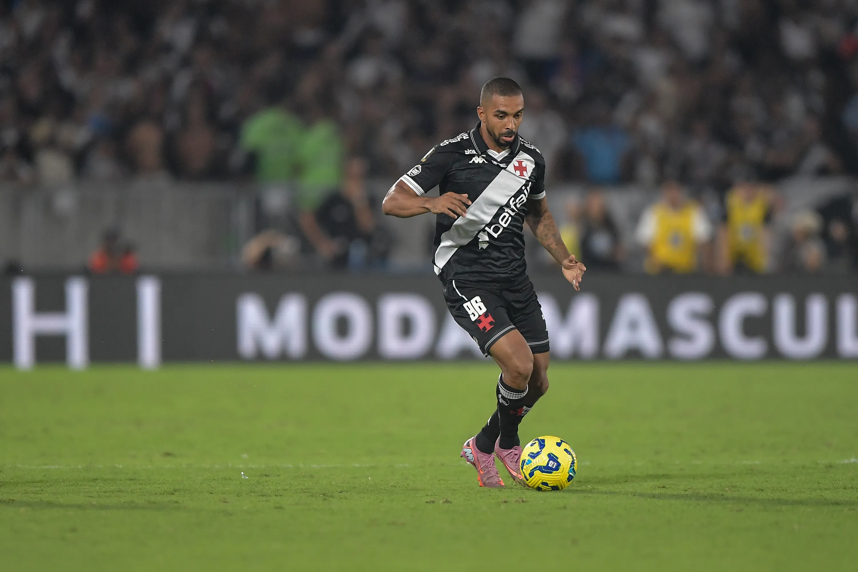 Paulo Henrique durante partida pelo Vasco. Foto: Thiago Ribeiro/AGIF