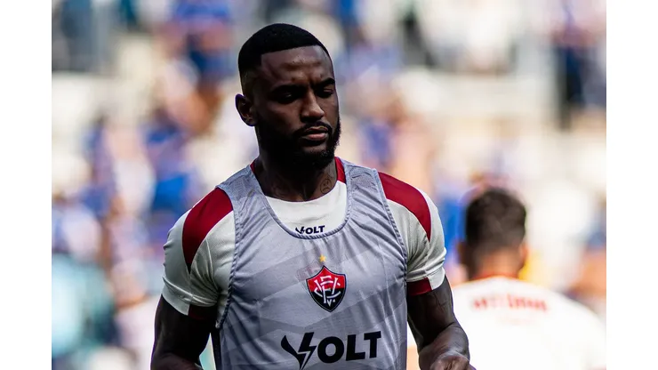 Ramon, lateral-esquerdo do Vitória em partida pelo campeonato brasileiro (Foto: Victor Ferreira | EC Vitória)