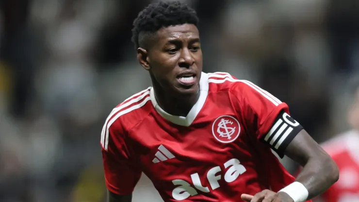 Vitão chega para deixar a defesa do Flamengo ainda mais forte
