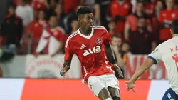Vitão, zagueiro do Inter em partida pelo campeonato brasileiro (Foto: Ricardo Duarte / Internacional)