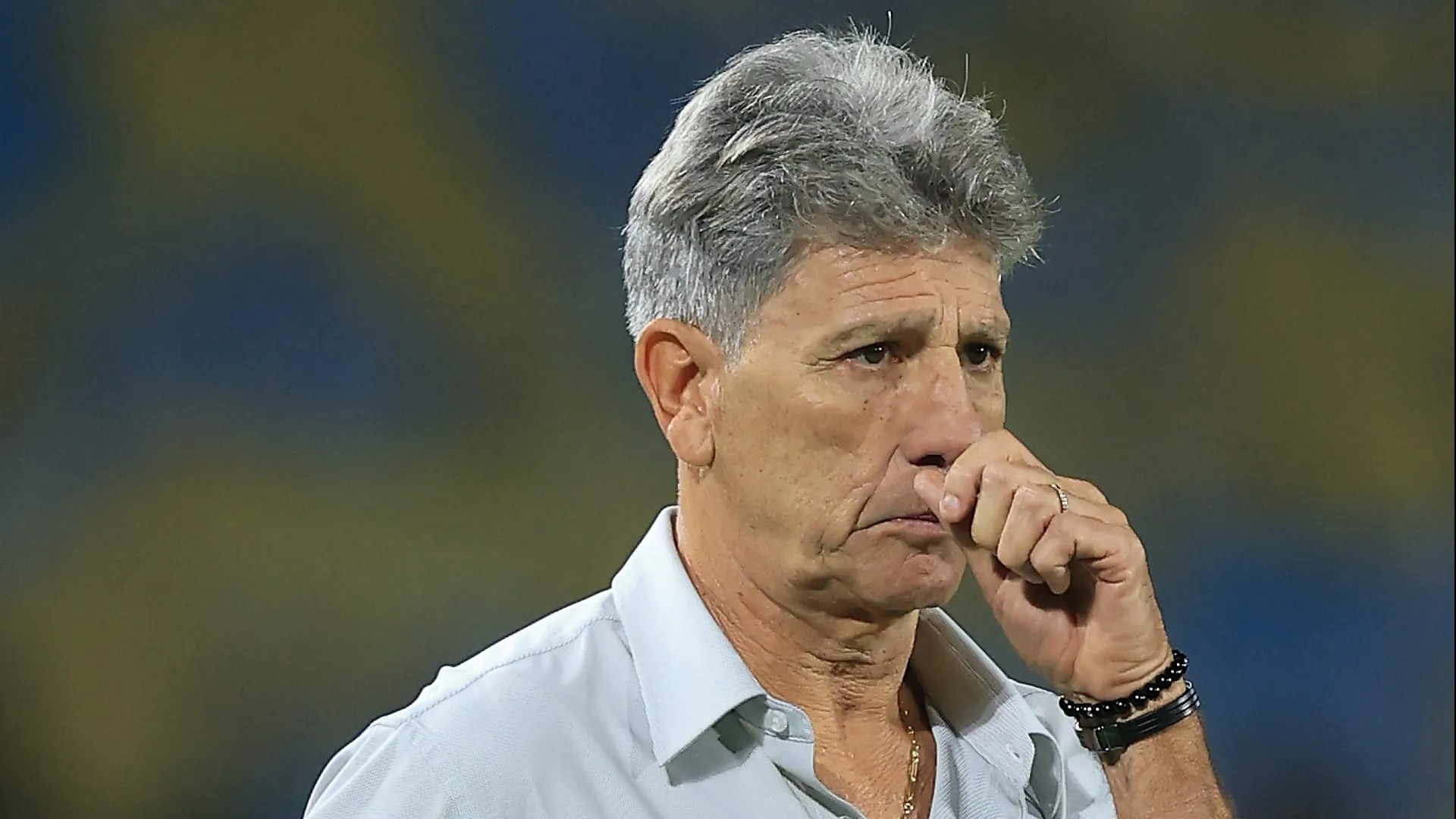 Renato Gaúcho, atuando como treinador do Fluminense em partida pelo campeonato brasileiro. Foto: Buda Mendes/Getty Images