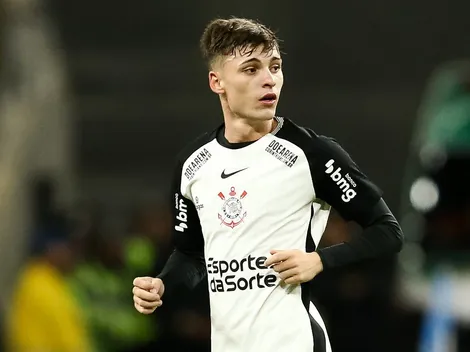 Bidon encanta torcida do Corinthians e responde sobre o Flamengo