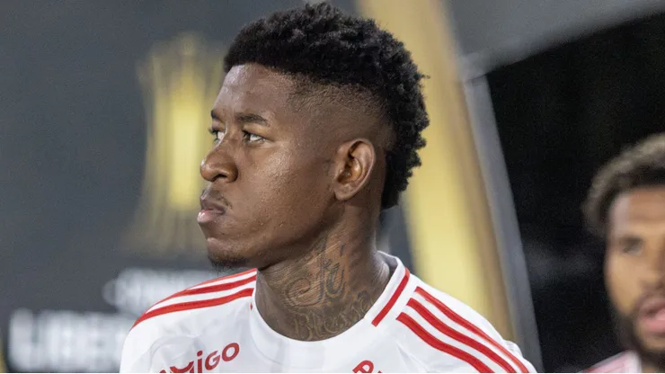 Próximo do Flamengo, Vitão é bem recebido por Léo Ortiz