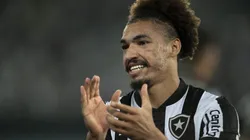 Adryelson em ação pelo Botafogo - Foto: Thiago Ribeiro/AGIF