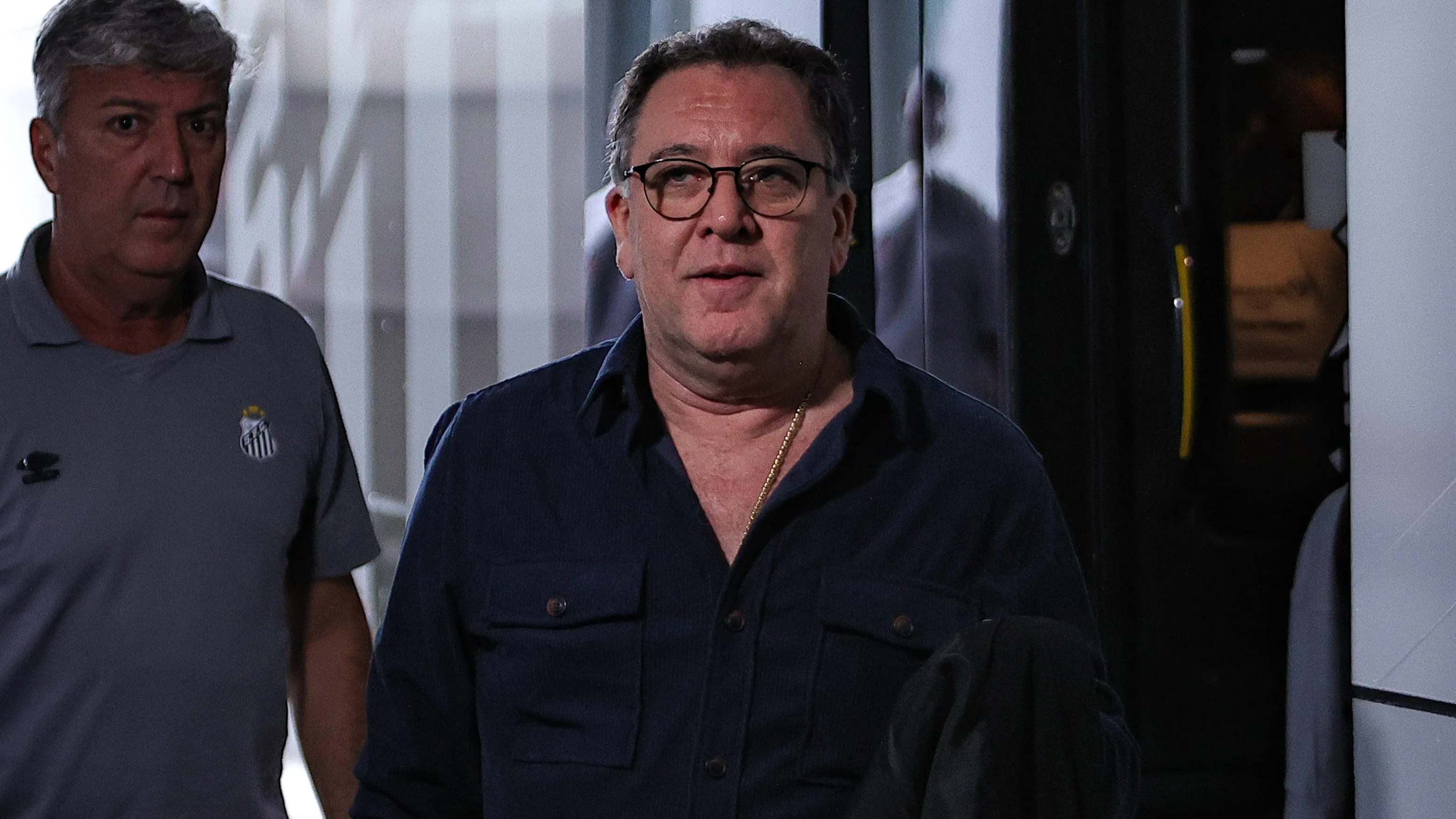 SP – SAO PAULO – 20/04/2025 – BRASILEIRO A 2025, SAO PAULO X SANTOS –  Marcelo Teixeira presidente do Santos durante chegada da equipe para partida contra o Sao Paulo no estadio Morumbi pelo campeonato Brasileiro A 2025. Foto: Fabio Giannelli/AGIF