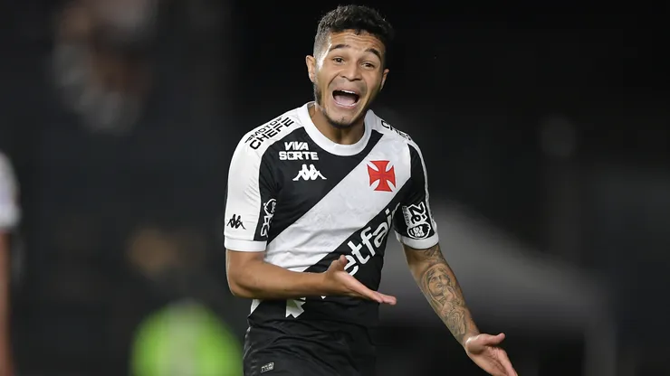 Adson em ação pelo Vasco - Foto: Thiago Ribeiro/AGIF