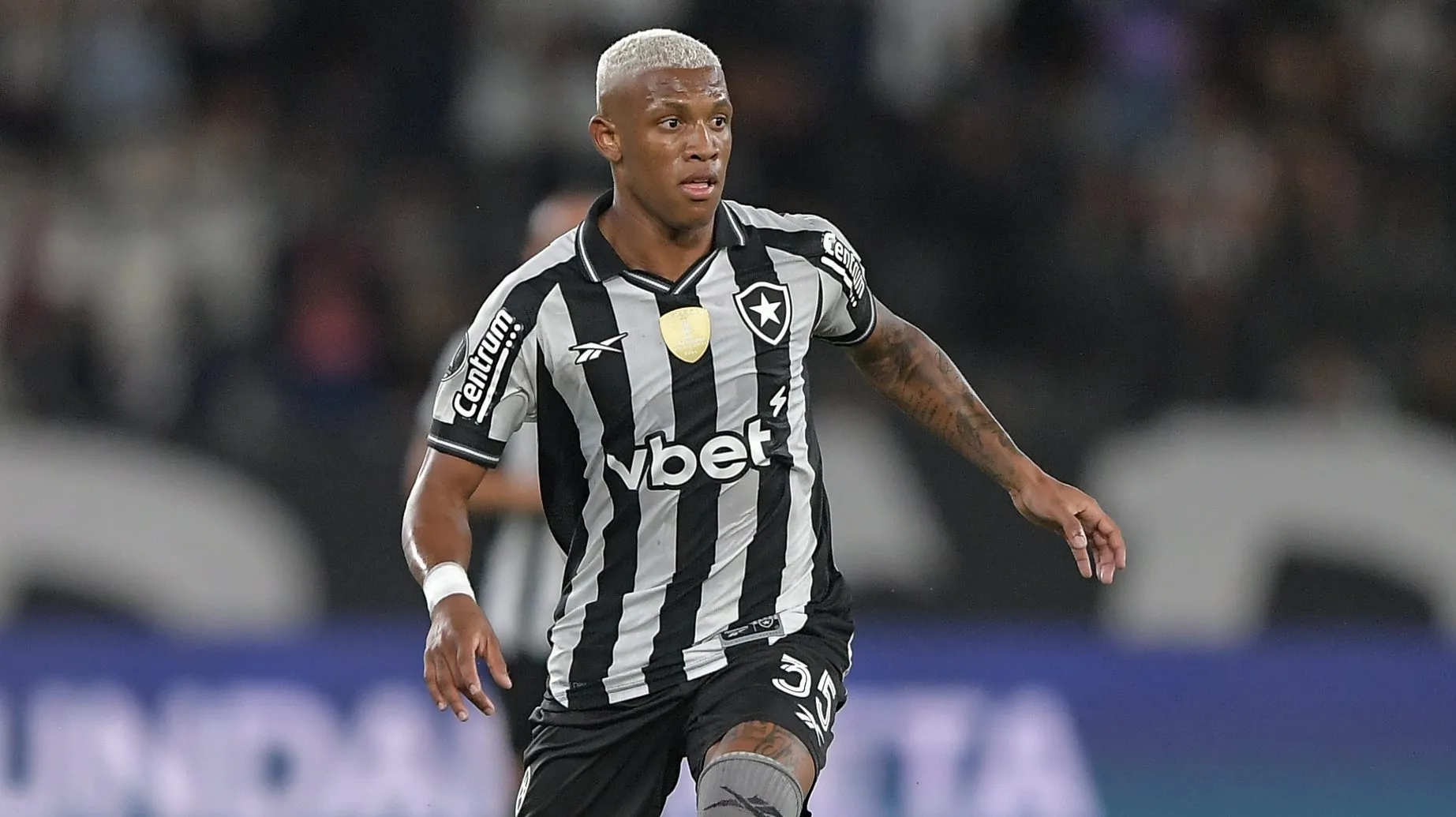 Danilo jogador do Botafogo durante partida contra o LDU no estadio Engenhao pelo campeonato Copa Libertadores 2025. Foto: Thiago Ribeiro/AGIF