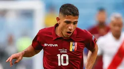 Savarino, meia-atacante venezuelano do Botafogo - Foto: Lucas Uebel/Getty Images