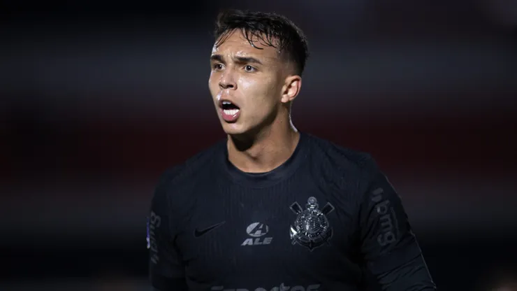 Giovane, ex-jogador do Corinthians, comemora seu gol durante partida contra o Bragantino no estadio Santa Cruz pelo campeonato Copa Sul-Americana 2024. Foto: Fabio Moreira Pinto/AGIF