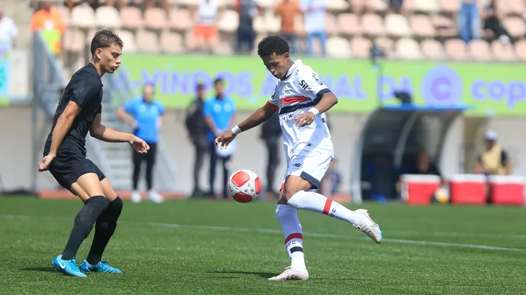 Paulinho brilhou na final da Copinha de 2025, ao marcar dois gols contra o Corinthians Foto: Rubens Chiri, Fernando Roberto e Guilherme Veiga/Saopaulofc.net