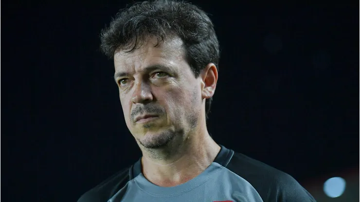 Pedrinho, Admar Lopes e Diniz trabalham juntos sobre saídas e chegadas no Vasco