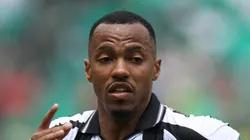 Marlon Freitas, volante do Botafogo em partida pelo campeonato brasileiro (Foto: Francois Nel/Getty Images)