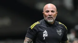 Sampaoli decide continuar com o atacante no elenco