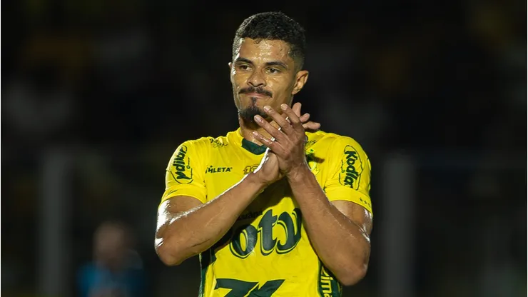 SP - MIRASSOL - 09/11/2025 - BRASILEIRO A 2025, MIRASSOL X PALMEIRAS - Lucas Ramon jogador do Mirassol durante partida contra o Palmeiras no estadio Jose Maria de Campos Maia pelo campeonato Brasileiro A 2025. Foto: Joisel Amaral/AGIF