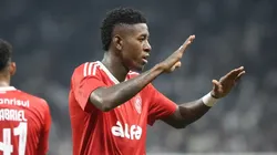 Vitão, zagueiro do Inter em partida pelo campeonato brasileiro (Foto: Ricardo Duarte / Internacional)