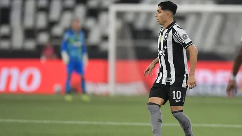 RJ - RIO DE JANEIRO - 01/10/2025 - BRASILEIRO A 2025, BOTAFOGO X BAHIA - Savarino jogador do Botafogo durante partida contra o Bahia no estadio Engenhao pelo campeonato Brasileiro A 2025. Foto: Thiago Ribeiro/AGIF