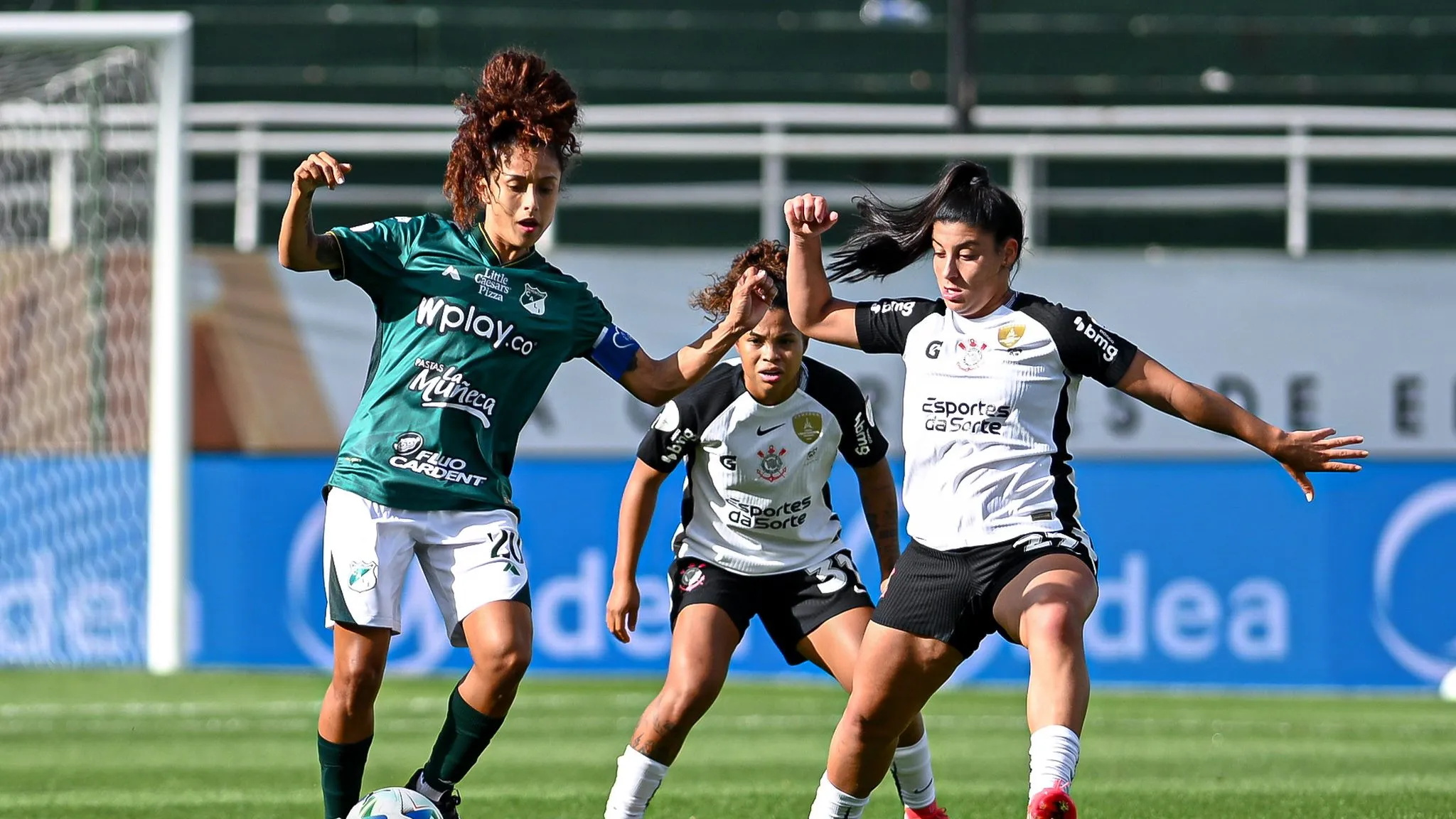 Paola García, meia do Deportivo Cali, em campo