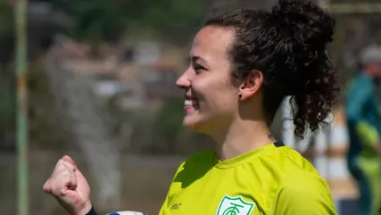 Rafa Levis, meia do América-MG, em campo